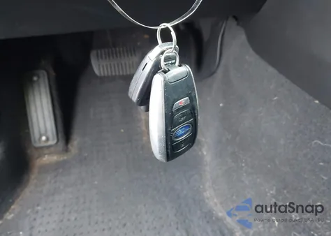 2017 Subaru Outback 2.5I Limited из США, поврежденный, VIN 4S4BSAKC2H3371408